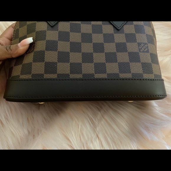 Louis Vuitton Alma BB - Picture 7 of 12